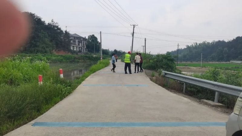 長沙太空金路橋材料有限公司,雙鋼輪壓路機(jī),福格勒瀝青攤鋪機(jī),AC系列,AF系列,SBS系列 長沙太空金路橋材料有限公司,雙鋼輪壓路機(jī),福格勒瀝青攤鋪機(jī),AC系列,AF系列,SBS系列